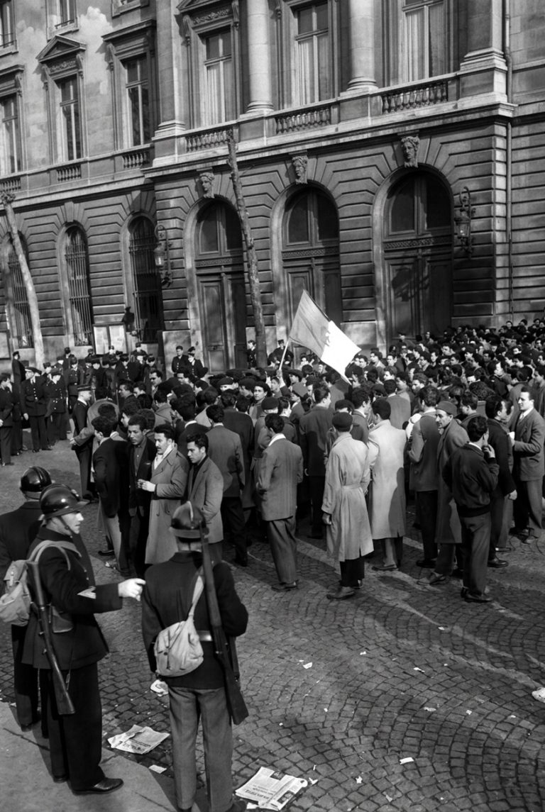 Du FLN à LFI : la guerre décoloniale continue. Les bureaux du FLN en France : un encadrement politique qui freina l’assimilation